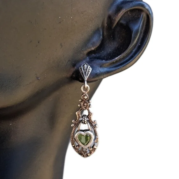 💚 Vintage Sterling Silver Marcasite & Peridot Heart Lock Drop Earrings - Picture 1 of 7
